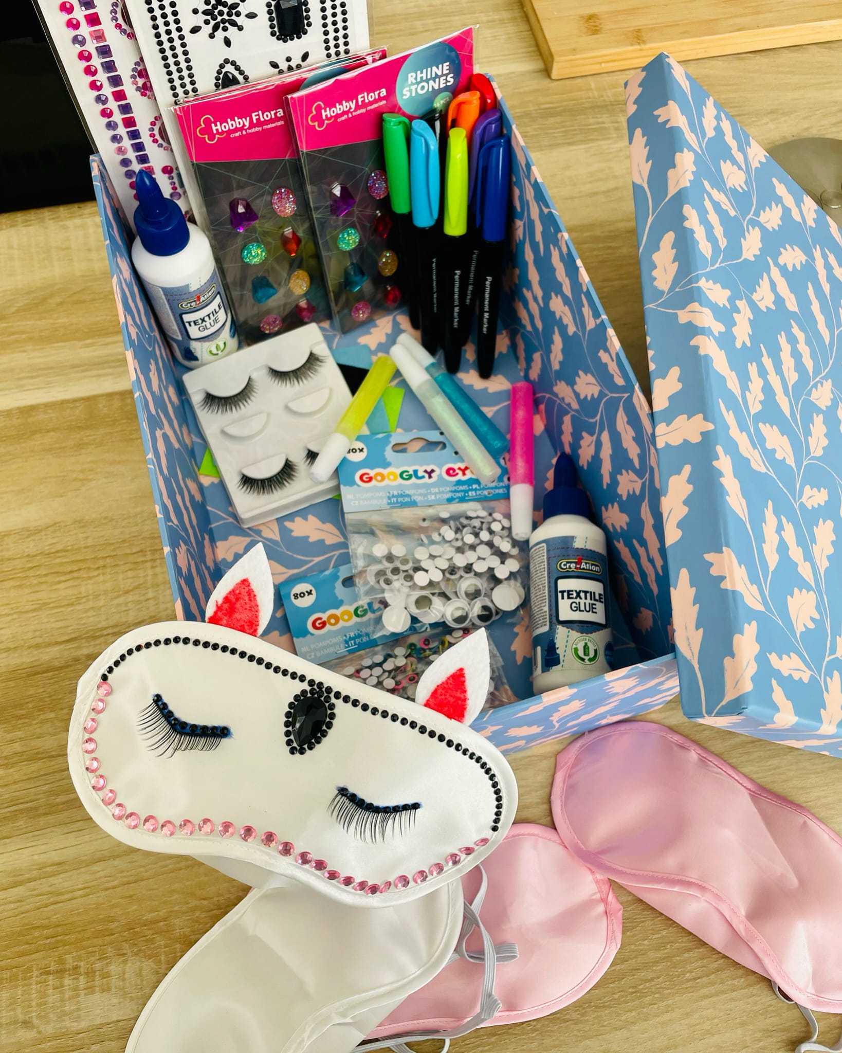 Slaapmaskers versieren